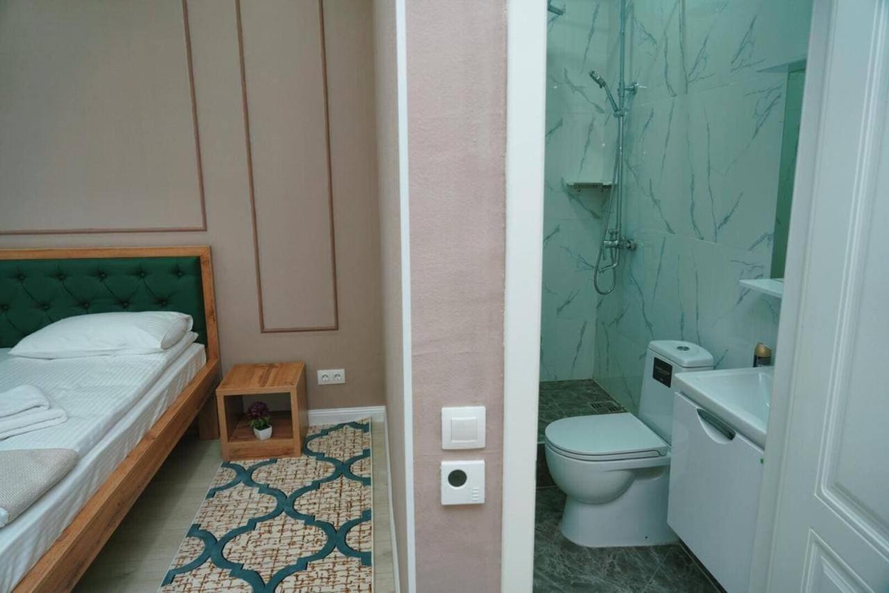 Halal Apart Hotel Alma-Ata Exteriör bild