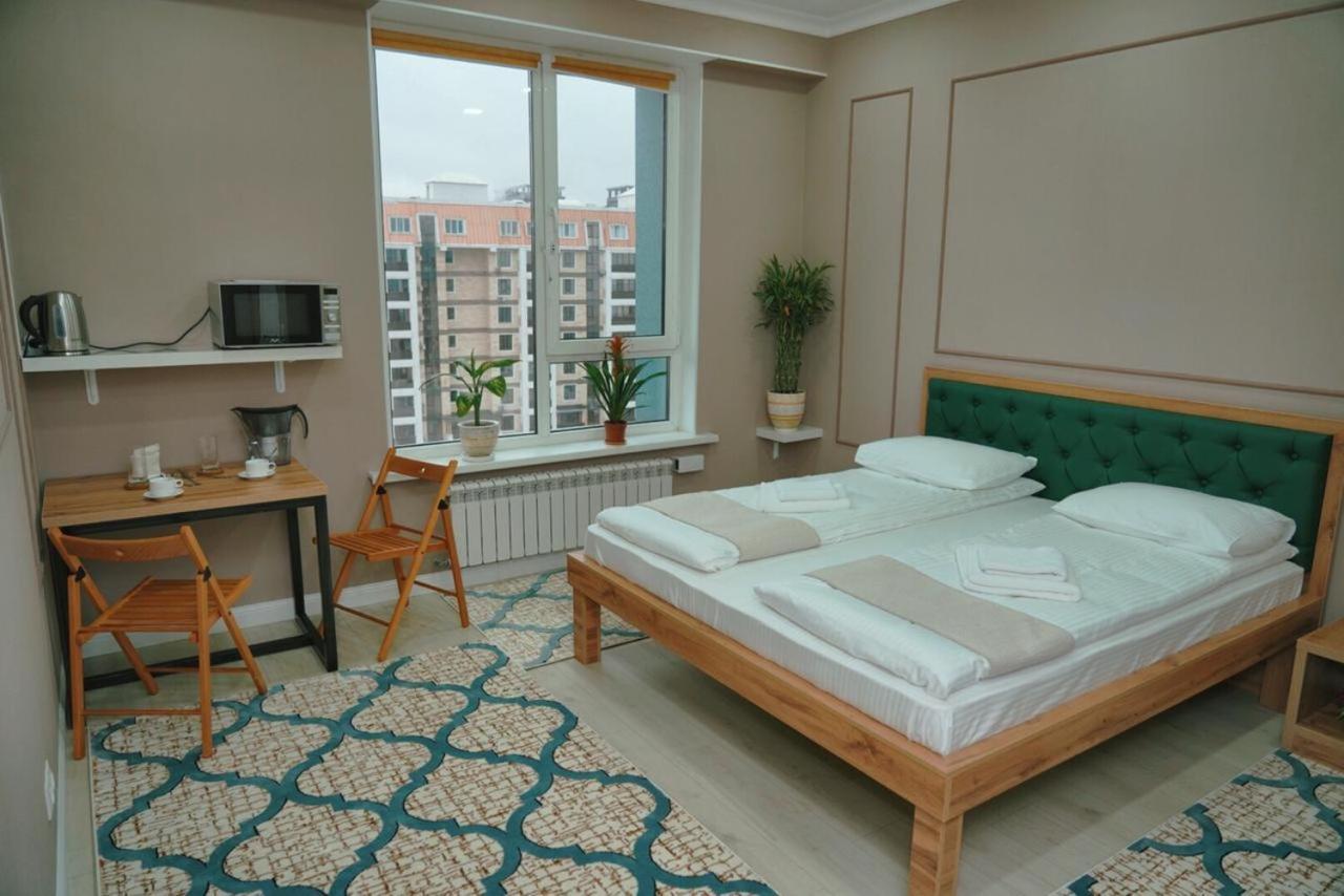 Halal Apart Hotel Alma-Ata Exteriör bild